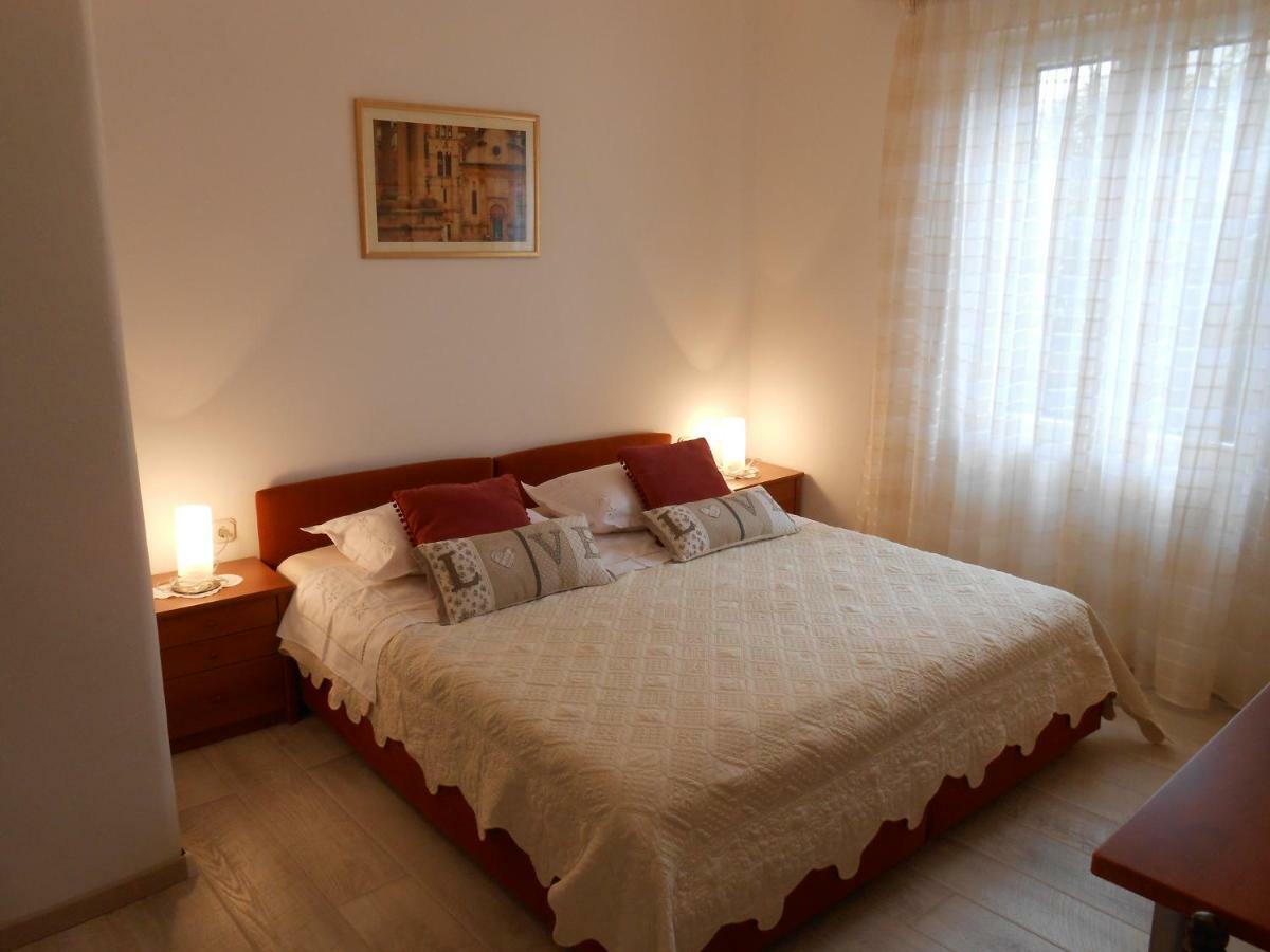 Guesthouse Wish สตารีกราด ภายนอก รูปภาพ