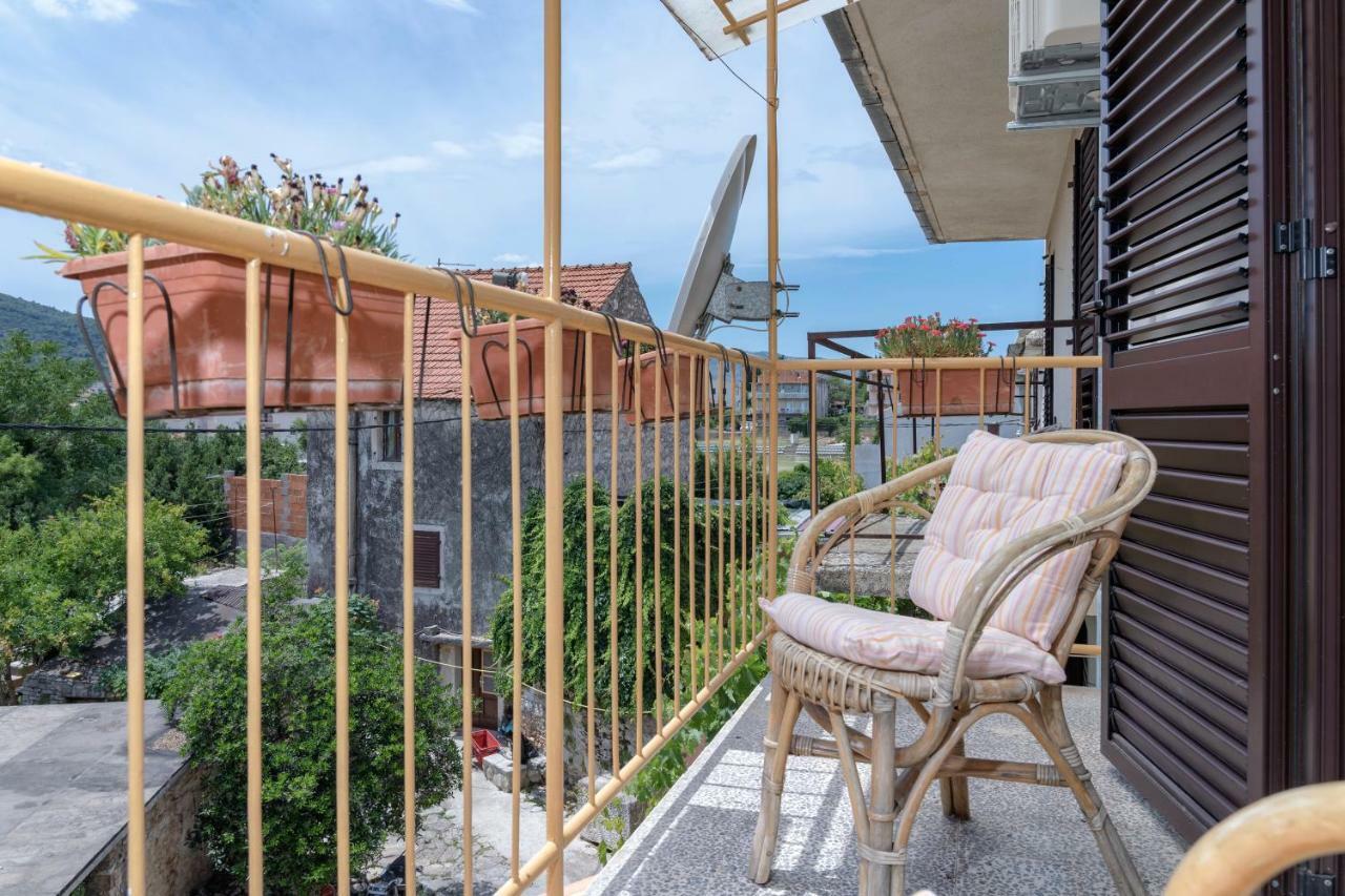 Guesthouse Wish สตารีกราด ภายนอก รูปภาพ
